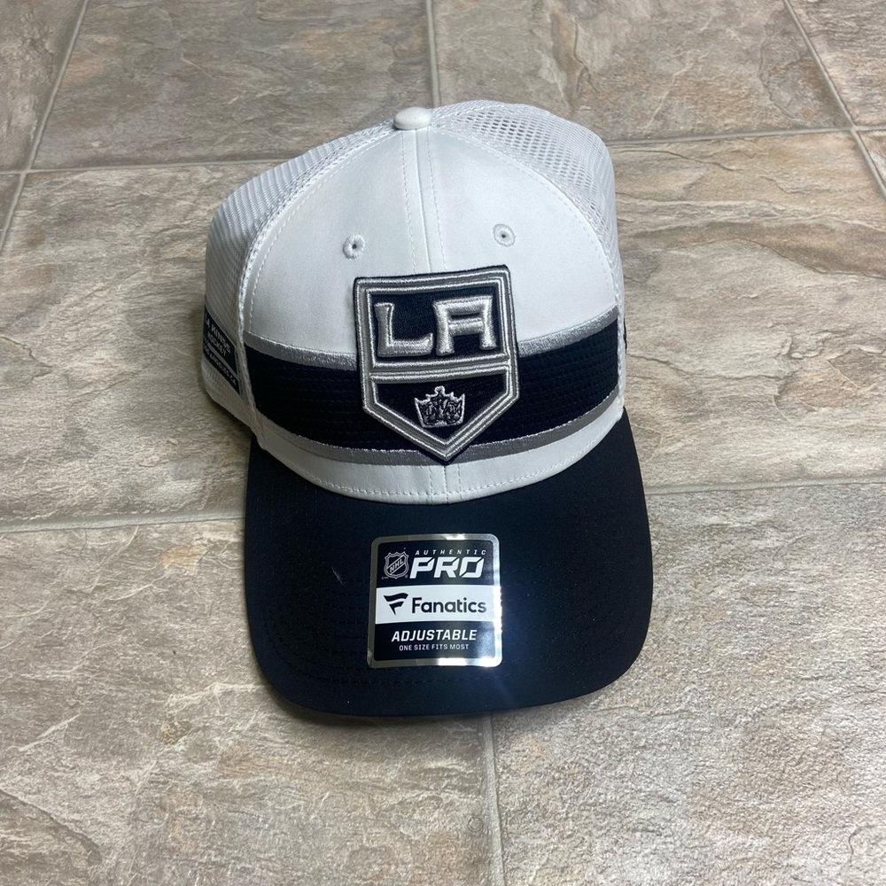 Los Angeles Kings Authentic Pro SnapBack Hat Mens Size Adjustable Wht NHL Hockey
